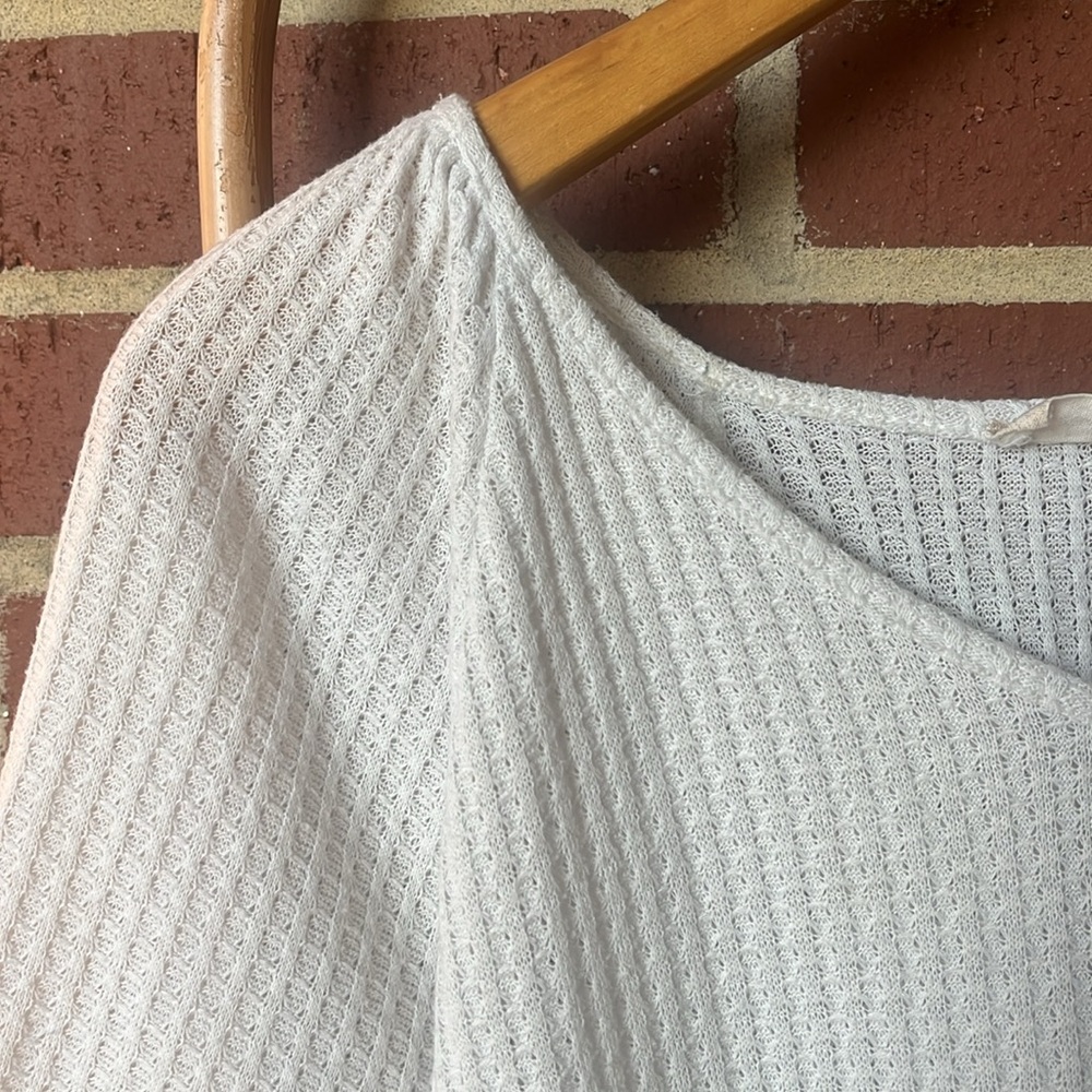 White Ruffled Textured Top - Picture 2 of 6